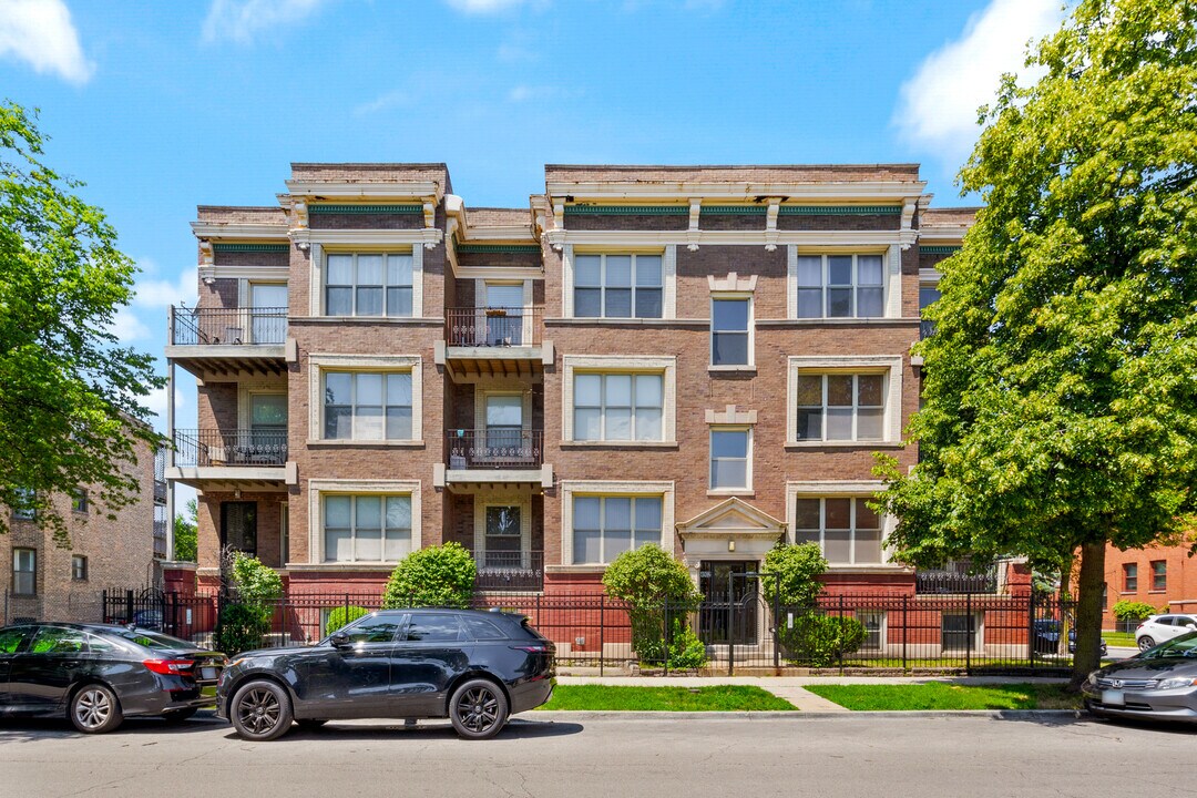 4902 S Forrestville Ave in Chicago, IL - Building Photo