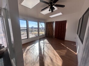 563 Black Bear Rd NE in Albuquerque, NM - Building Photo - Building Photo