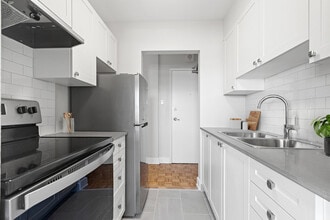 Brock Towers in Kingston, ON - Building Photo - Building Photo