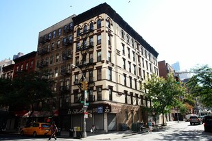 812 Tenth Ave in New York, NY - Building Photo