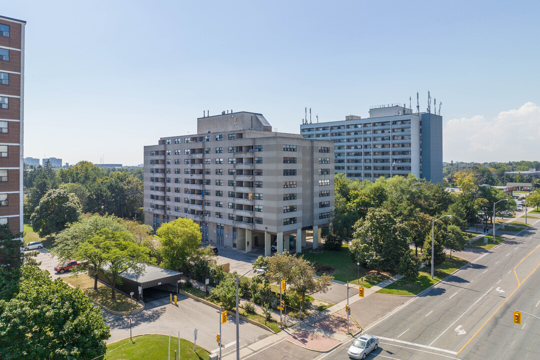 Kennard Place in Toronto, ON - Building Photo