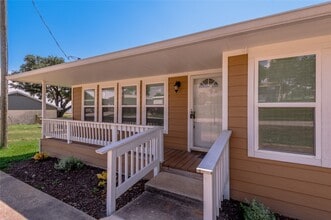 280 Crestmont St in Pointblank, TX - Building Photo - Building Photo