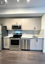 10 Meadowglen Pl in Toronto, ON - Building Photo - Building Photo