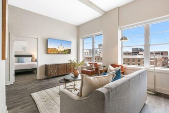 144 Elk Pl in New Orleans, LA - Building Photo - Building Photo