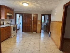 83 Farnum Pike in Smithfield, RI - Building Photo - Building Photo