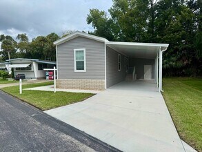 843 E Colonial Cir in Daytona Beach, FL - Foto de edificio - Building Photo