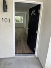 139 N Lamer St, Unit 101 in Burbank, CA - Building Photo - Building Photo