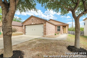 1006 Sundance Hunt in San Antonio, TX - Building Photo - Building Photo