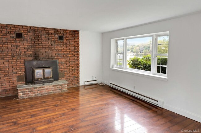 74 Lakeshore Dr E in Carmel, NY - Building Photo - Building Photo