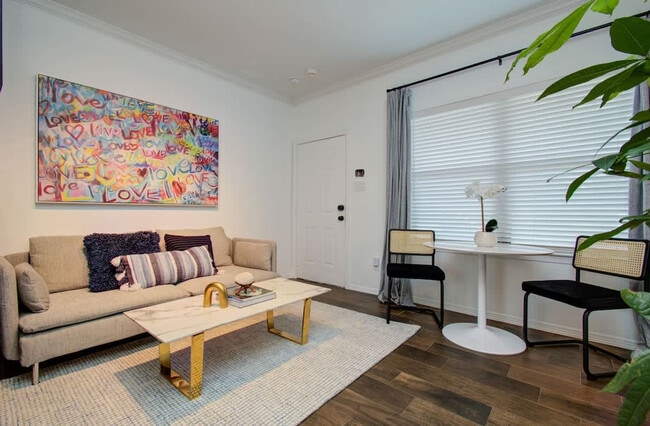 property at 207 W 26th St