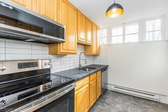 232 Orange Rd in Montclair, NJ - Building Photo - Building Photo