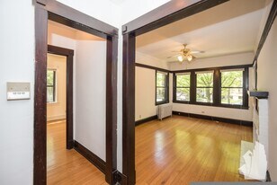 1448 W Cornelia Ave, Unit 2 in Chicago, IL - Building Photo