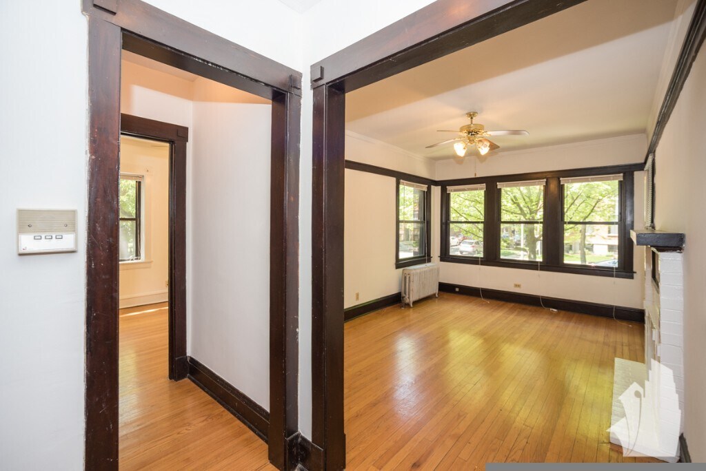 1448 W Cornelia Ave, Unit 2 in Chicago, IL - Building Photo