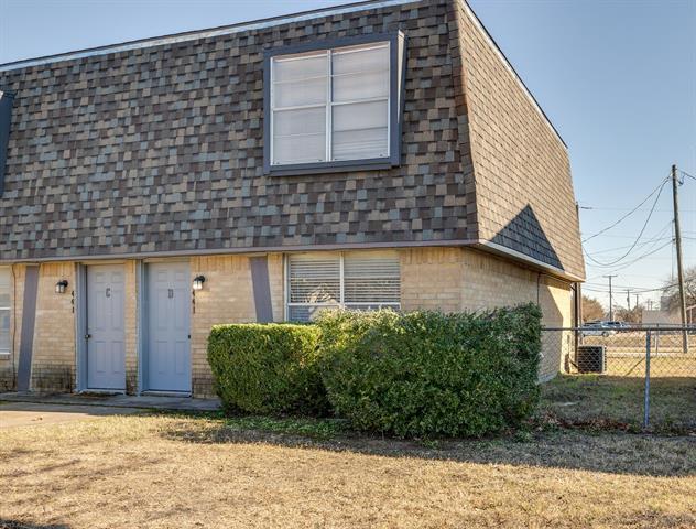 441 SW Thomas St in Burleson, TX - Building Photo