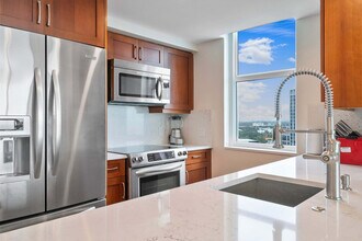 2889 McFarlane Rd, Unit SI ID1240527P in Miami, FL - Foto de edificio - Building Photo