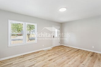 648 N Glendale St in Wichita, KS - Building Photo - Building Photo