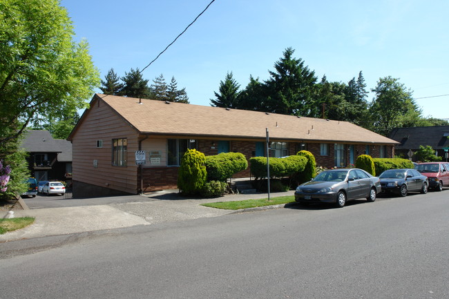 Charmel in Portland, OR - Foto de edificio - Building Photo