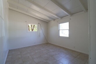 421 N Helena St in Ridgecrest, CA - Foto de edificio - Building Photo
