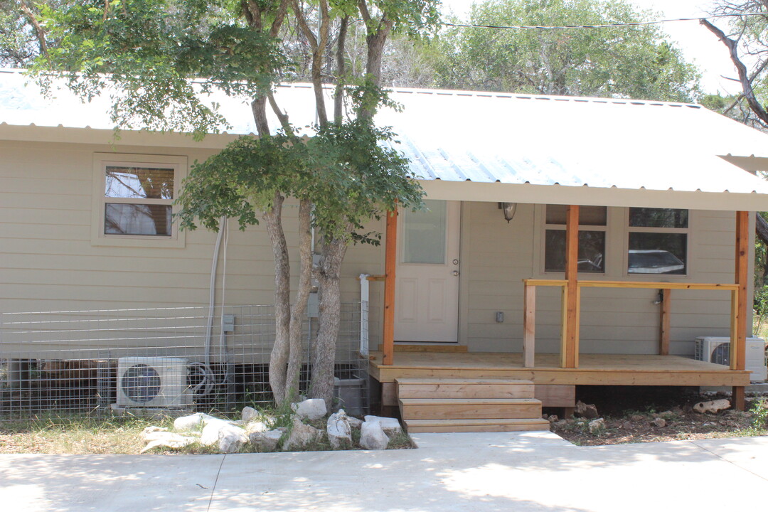 2310 Fm 2722 in Canyon Lake, TX - Building Photo