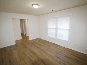 904 N Duchesne Dr in St. Charles, MO - Building Photo - Building Photo