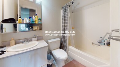 175 Beacon St in Somerville, MA - Building Photo - Building Photo