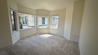 435 Sheridan Ave, Unit 302 in Palo Alto, CA - Building Photo