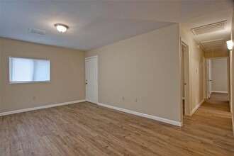 10055 Hardison Ln in Houston, TX - Building Photo - Building Photo