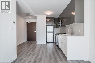 60 Frederick St in Kitchener, ON - Building Photo - Building Photo