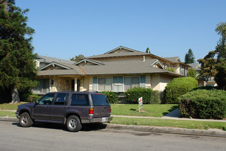 2327 E Omega Ave in Anaheim, CA - Building Photo - Building Photo