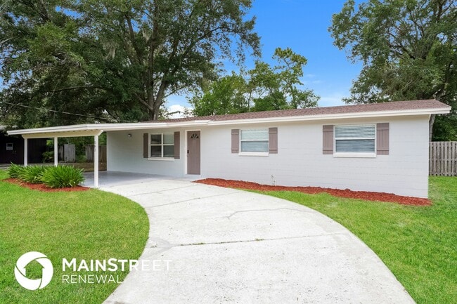 583 Madeira Dr in Orange Park, FL - Foto de edificio - Building Photo