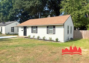 1353 Wells Station Rd in Memphis, TN - Building Photo - Building Photo