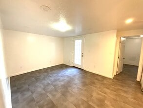 7325 S Wood Grn Rd in West Jordan, UT - Building Photo - Building Photo