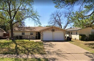 2104 Meadow Dale in Irving, TX - Building Photo