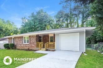 6067 Park Dr in Forest Park, GA - Building Photo - Building Photo