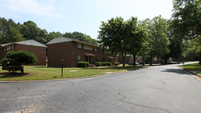 Franklin Court Apartments in Louisburg, NC - Building Photo - Building Photo