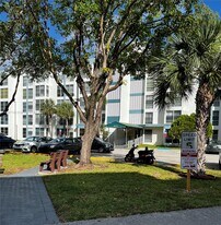 200 177th Dr, Unit 605 in Sunny Isles Beach, FL - Building Photo