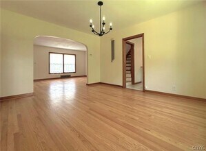 50 New Hartford St in New York Mills, NY - Building Photo - Building Photo