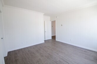 15339 Weddington St in Sherman Oaks, CA - Foto de edificio - Building Photo