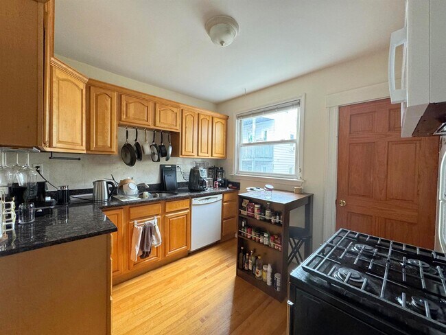 33 Magnus Ave, Unit 3