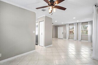 4303 NW 1st Dr in Deerfield Beach, FL - Building Photo - Building Photo