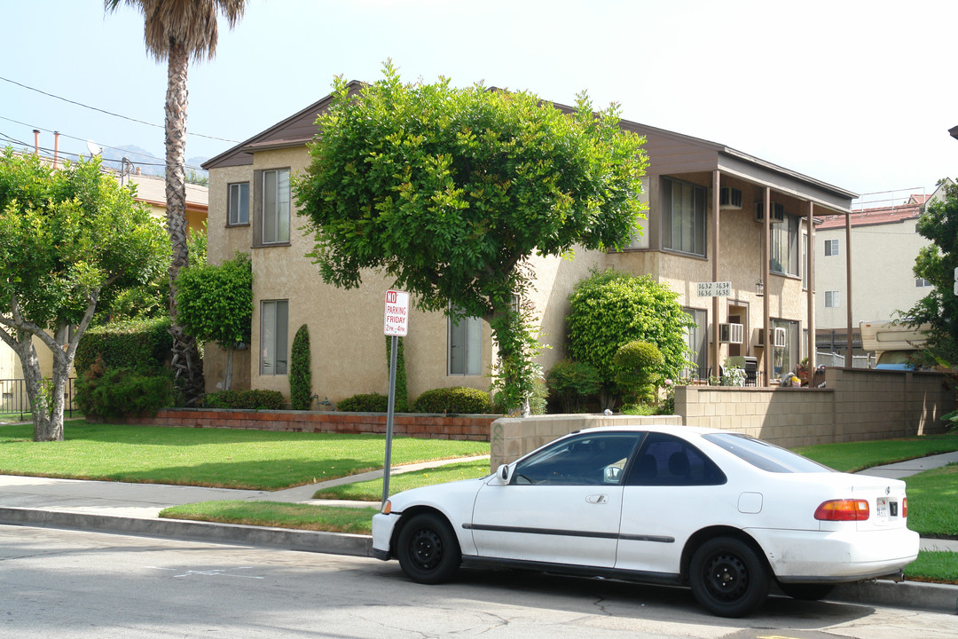 1632-1638 Scott Rd in Burbank, CA - Building Photo