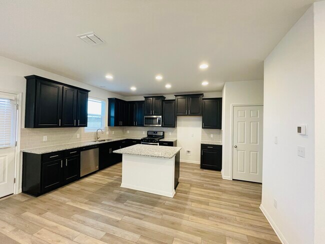 3201 College Park Dr in Round Rock, TX - Building Photo - Building Photo