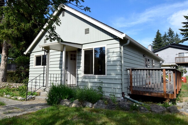 2805 NE 133rd St in Seattle, WA - Building Photo - Building Photo