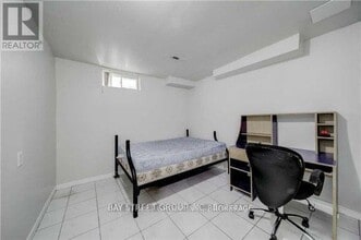 24 Silbury Dr in Toronto, ON - Building Photo - Building Photo