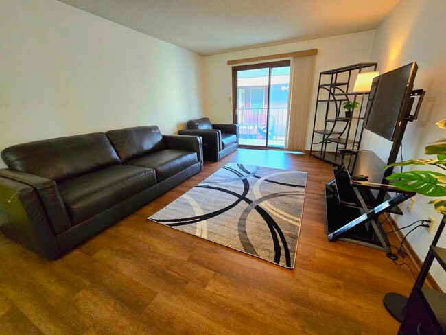 3034 SW Lydia Ave, Unit 211 in Topeka, KS - Foto de edificio - Building Photo