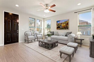 13800 Lyndhurst St in Austin, TX - Building Photo - Building Photo