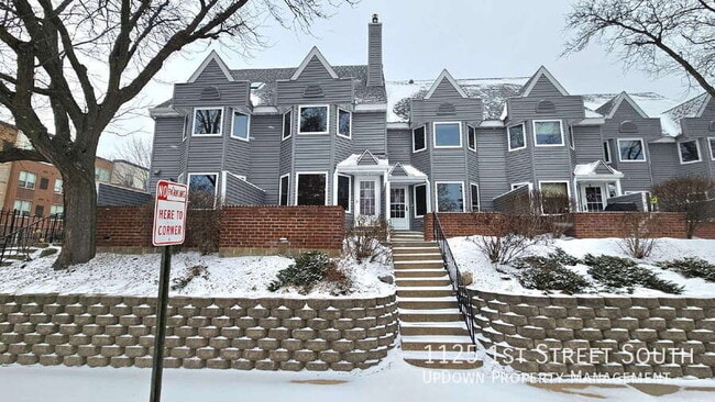 property at 1125 1st St S