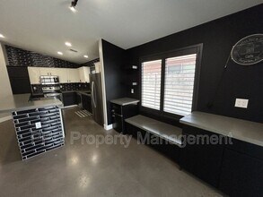 13932 W Mauna Loa Ln in Surprise, AZ - Building Photo - Building Photo