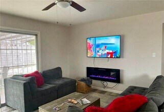 6401 Evergreen Ave in Las Vegas, NV - Building Photo - Building Photo