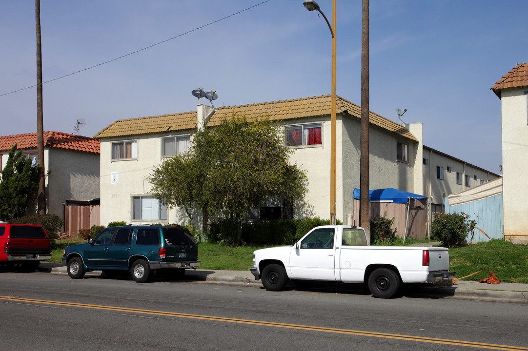 3751 Harvill Ln in Riverside, CA - Building Photo